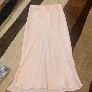 MIDI LIFHT PINK SKIRT